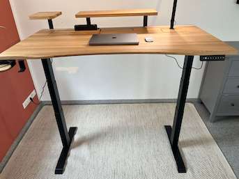 ErgoHide - elektrisch höhenverstellbarer Schreibtisch ErgoHide - elektrisch höhenverstellbarer Schreibtisch