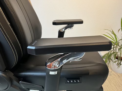 Autofull M6 Ultra 2.0 - Armlehnen